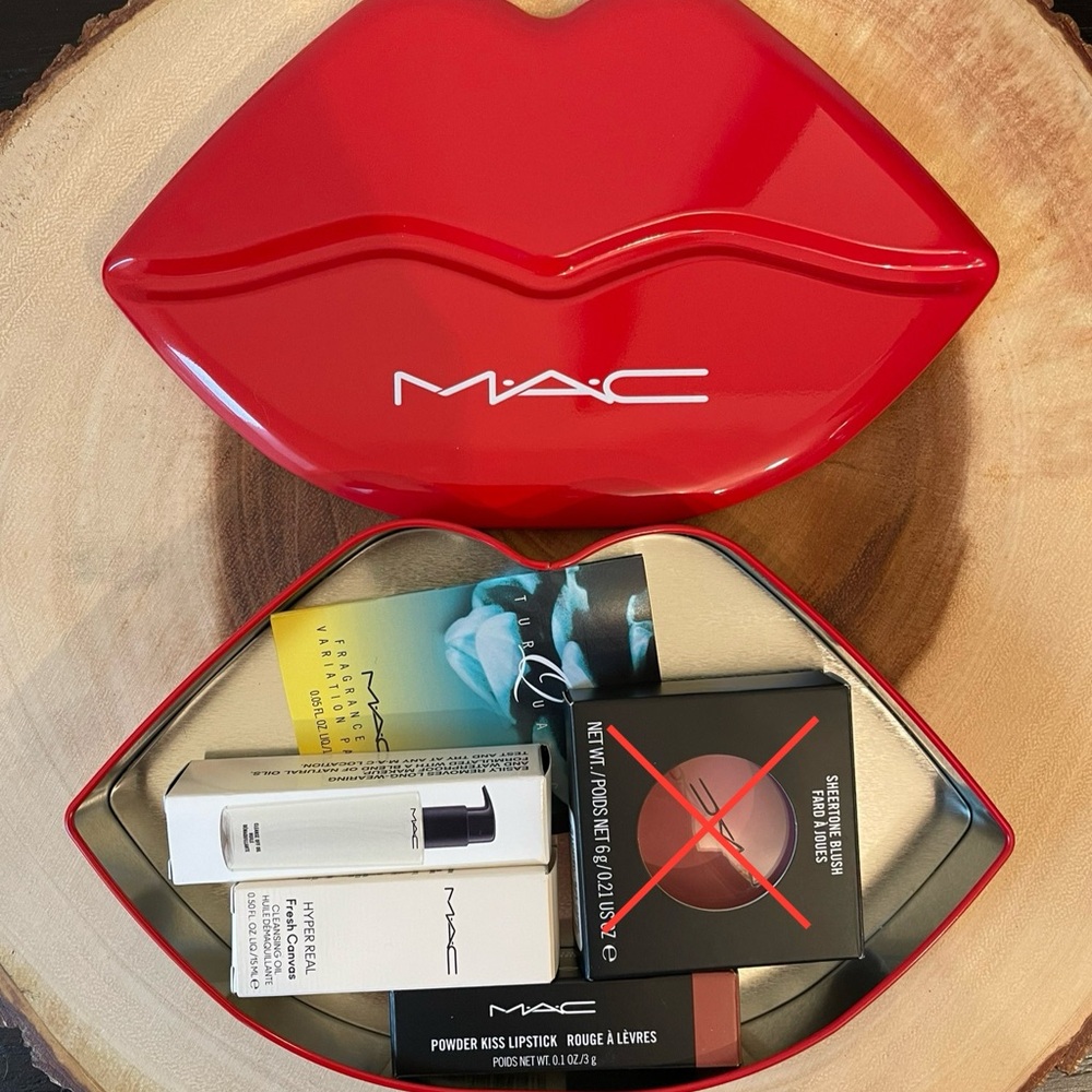 MAC makeup bundle - Picture 2 of 4